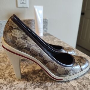 Authentic Gucci High Heels Size 38